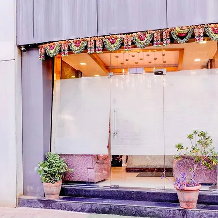 Townhouse Asalpha Near International Airport 3* Mumbai
