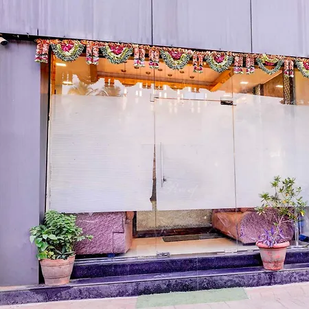 Townhouse Asalpha Near International Airport Hotel Mumbai