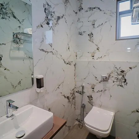 Ascent Star - Near International Airport 3*