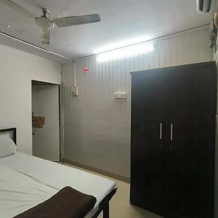Homestay Tanaji Residency *