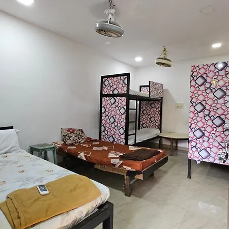 Homestay Tanaji Residency