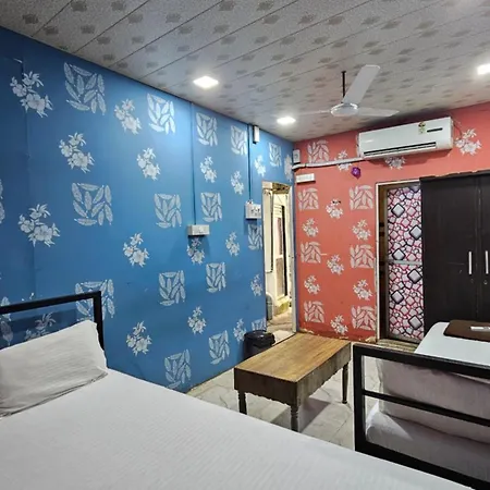 Tanaji Residency Homestay *