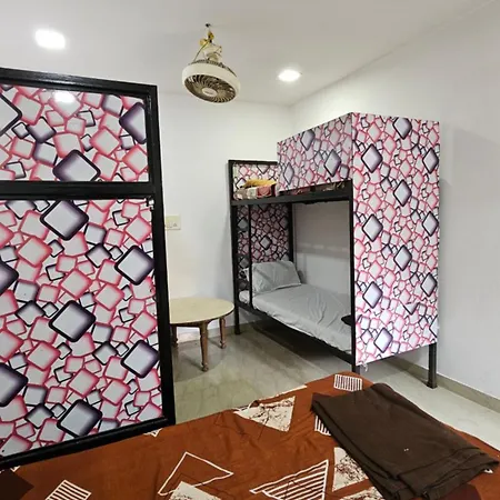 Homestay Tanaji Residency