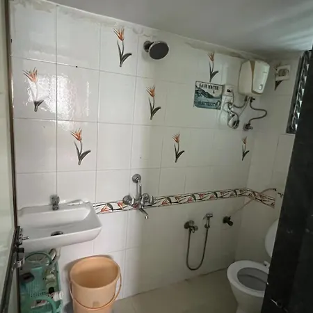 Apartment Tranquil-salona-guest-house-charkop *
