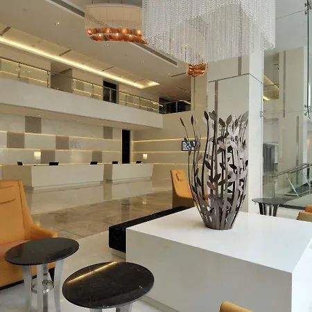 Hotel International Airport By Ihg 5*