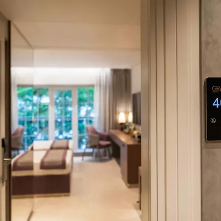 Grand Residency & Serviced 4*