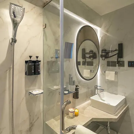 Grand Residency & Serviced 4*