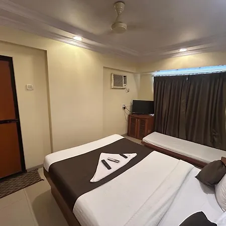 Hotel Lucky Near Nesco Hotel 3*