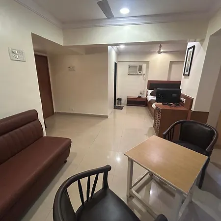 Hotel Hotel Lucky Near Nesco 3*