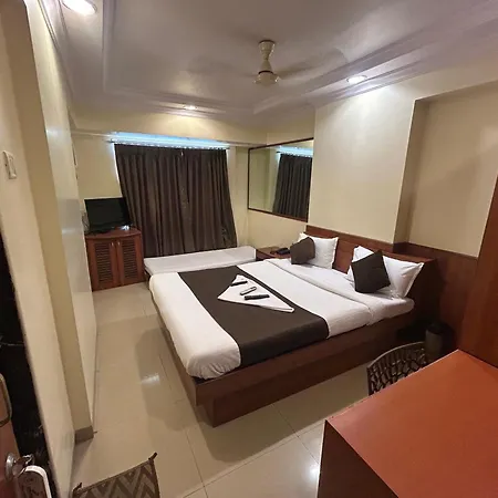 Hotel Lucky Near Nesco