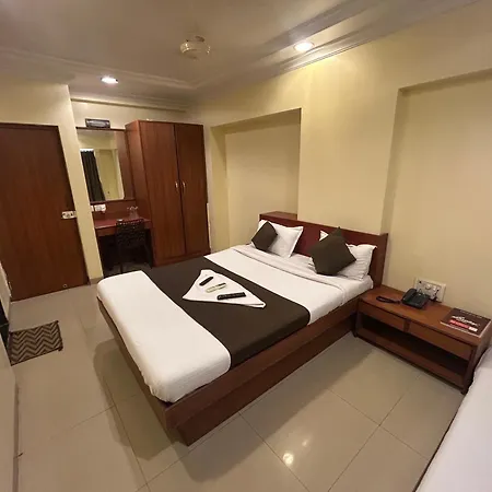 Hotel Hotel Lucky Near Nesco