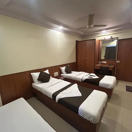 Hotel Hotel Lucky Near Nesco Mumbai