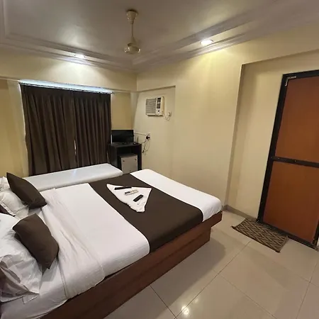 Hotel Hotel Lucky Near Nesco 3*