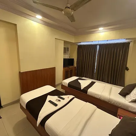 Hotel Hotel Lucky Near Nesco Mumbai