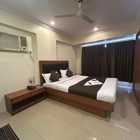 Hotel Hotel Lucky Near Nesco