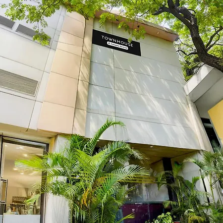 Townhouse Andheri Sakinaka Metro Formerly Hotel