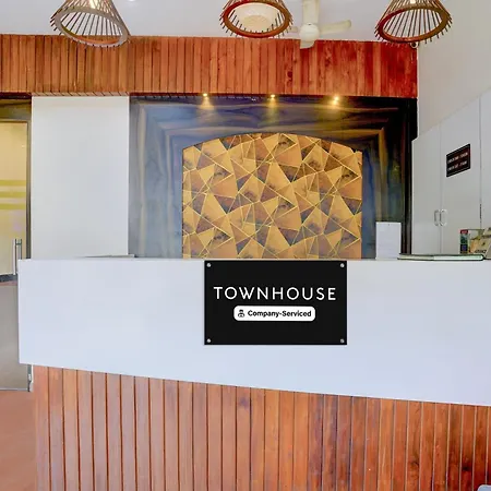 Hotel Townhouse Andheri Sakinaka Metro Formerly 3*