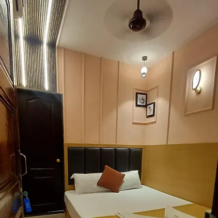 Regal Plaza Hotel *