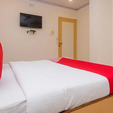 Hotel Capital O Orbit Near Infiniti Mall Mumbai
