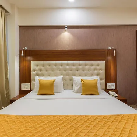 Lords, Hotel Mumbai