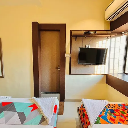 Hotel West Inn-near International Airport