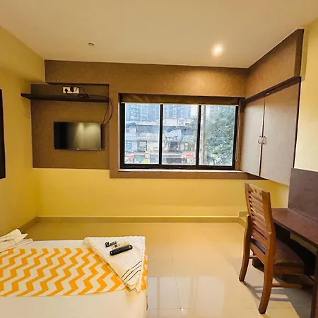 West Inn-near International Airport Hotel