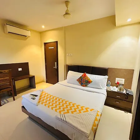 Hotel West Inn-near International Airport 3*