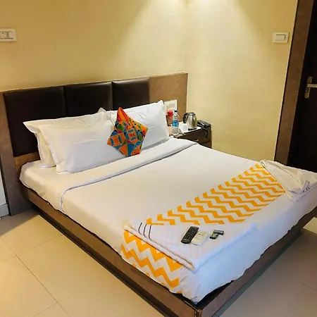 West Inn-near International Airport Hotel