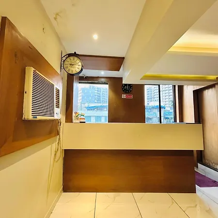 Hotel West Inn-near International Airport 3*