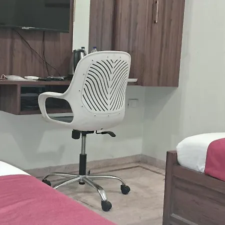 Shine Hospitality Palace Hotel Mumbai