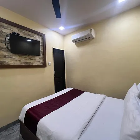 Fabhotel Aai Om Residency Hotel *