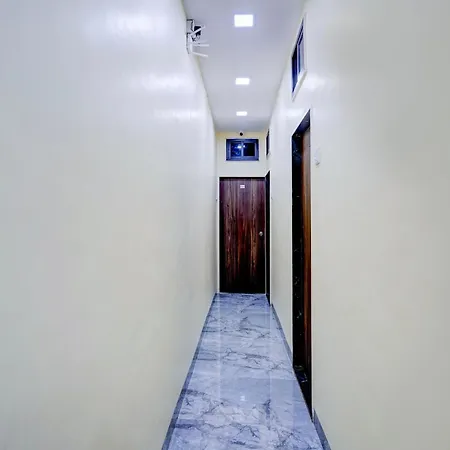 Fabhotel Aai Om Residency *