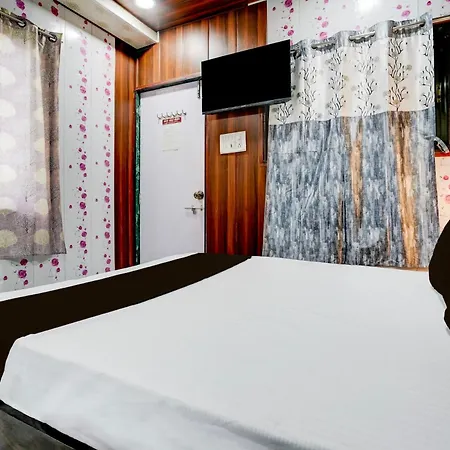 Hotel Super O Amma Bhau Residency