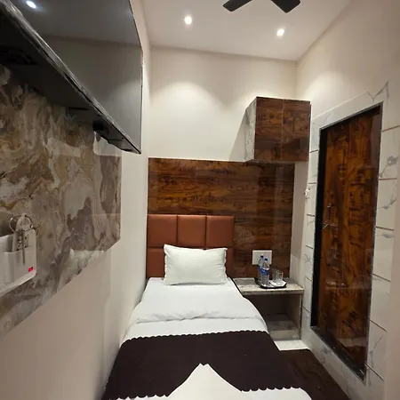 Hotel Powai Palace 3*