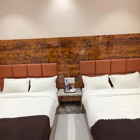 Powai Palace 3*