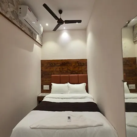 Powai Palace Hotel 3*