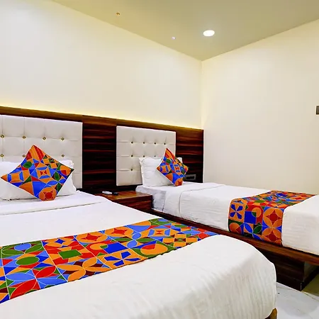 Fabhotel Majestic Crest 3*
