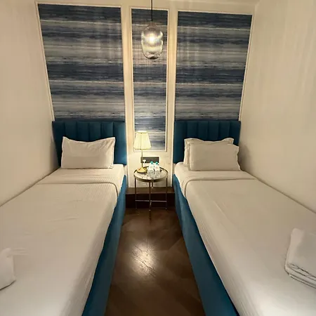 Hotel Palm Breeze - Colaba 3*