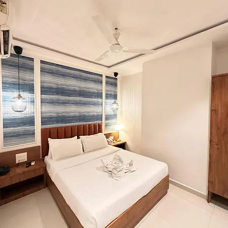 Palm Breeze - Colaba 3*
