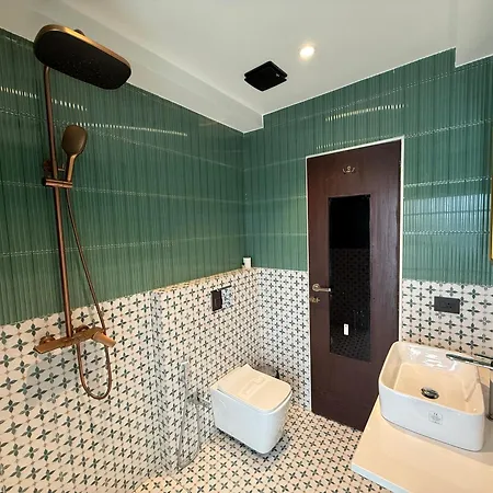 Hotel Palm Breeze - Colaba