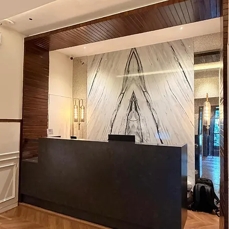 Hotel Palm Breeze - Colaba 3*
