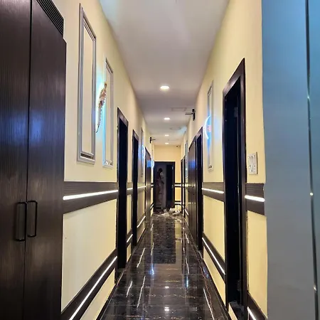 Sky Suite-sahar Cargo And Intl Airport *