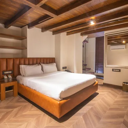 White Pearl - Colaba Hotel Mumbai