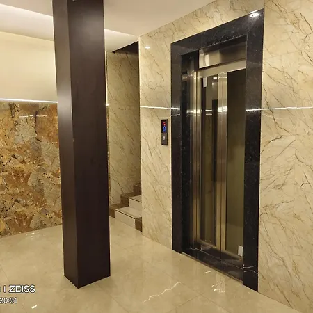 Grace V Hotel