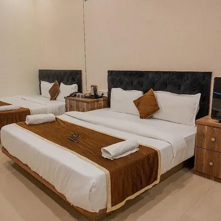 Hotel Collection O Parle Formerly Freedom Star 3*