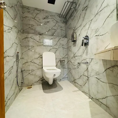 Comfort Castle Hotel 2*
