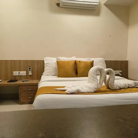Hotel Habeeba Bkc 2*