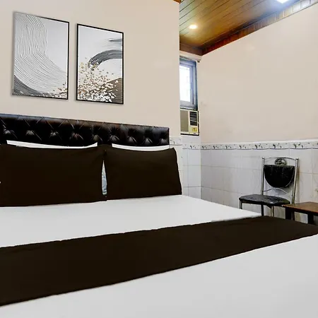O Yash Hotel