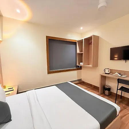 Riza Nesco Exhibition Centre Goregoan Hotel