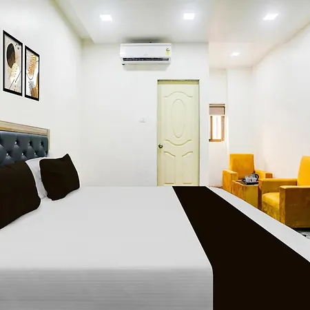 Hotel Collection O Ulhasnagar Birla Temple Formerly Yash Residency 3*